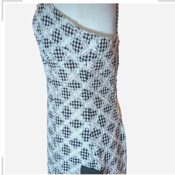 Lulu's Black and White Geometric Midi Dress - Picture 5 of 13